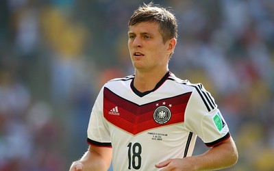 BET5体育焦点-劳姆补射空门锁定胜局