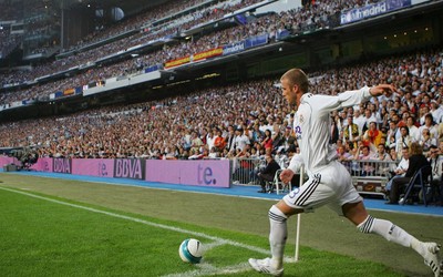 BET5体育热评-北马其顿球迷高唱国歌震撼全场